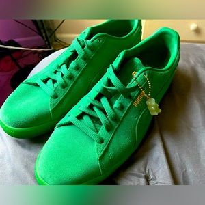 PUMA GREEN HARIBO SNEAKERS SIZE 9 & 1/2 MENS